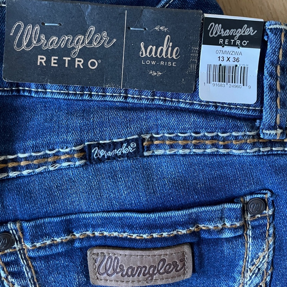 Wrangler Retro Sadie Low Rise Boot Cut - Picture 3 of 5